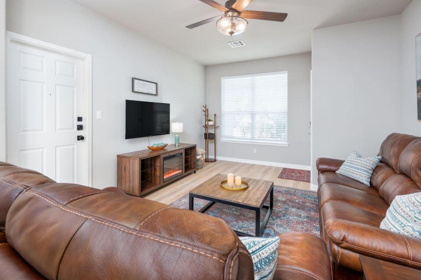 The Lodge At Little Ranches Central Sleeps 26 Wimberley Exterior photo