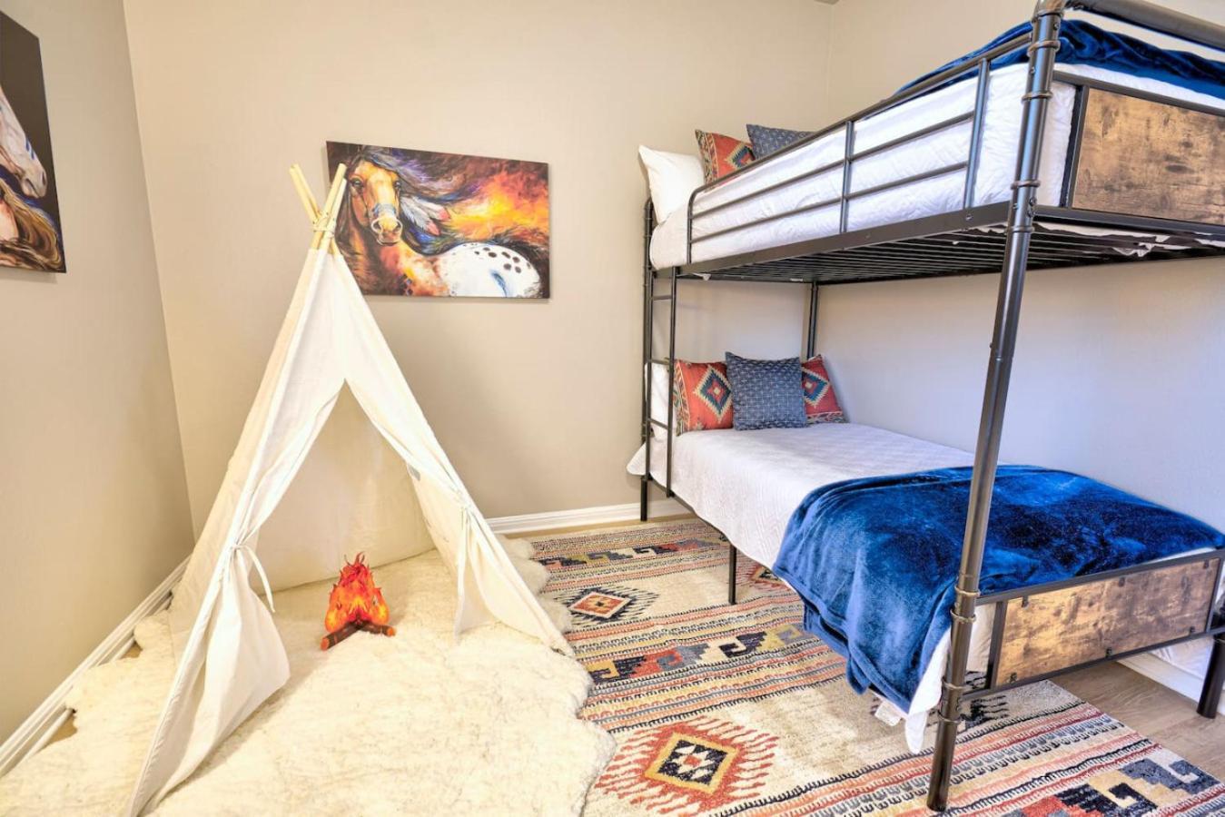 The Lodge At Little Ranches Central Sleeps 26 Wimberley Exterior photo