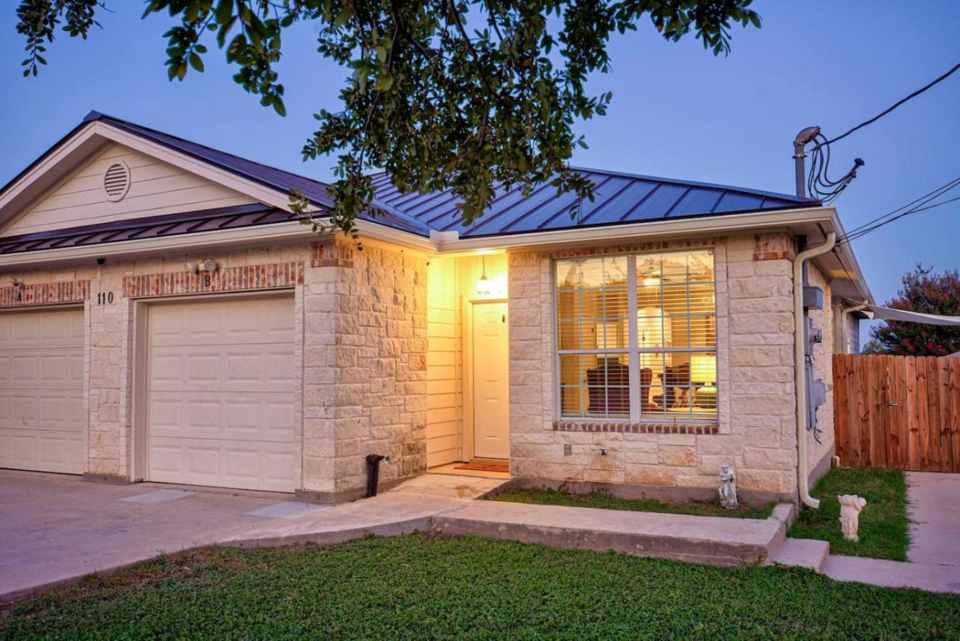 The Lodge At Little Ranches Central Sleeps 26 Wimberley Exterior photo