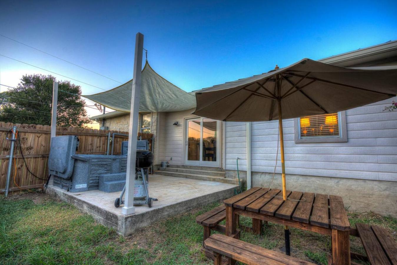 The Lodge At Little Ranches Central Sleeps 26 Wimberley Exterior photo