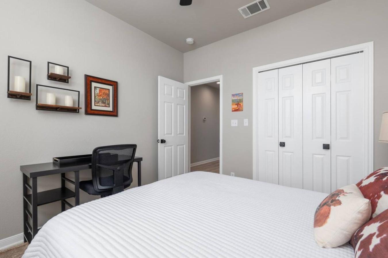 The Lodge At Little Ranches Central Sleeps 26 Wimberley Exterior photo