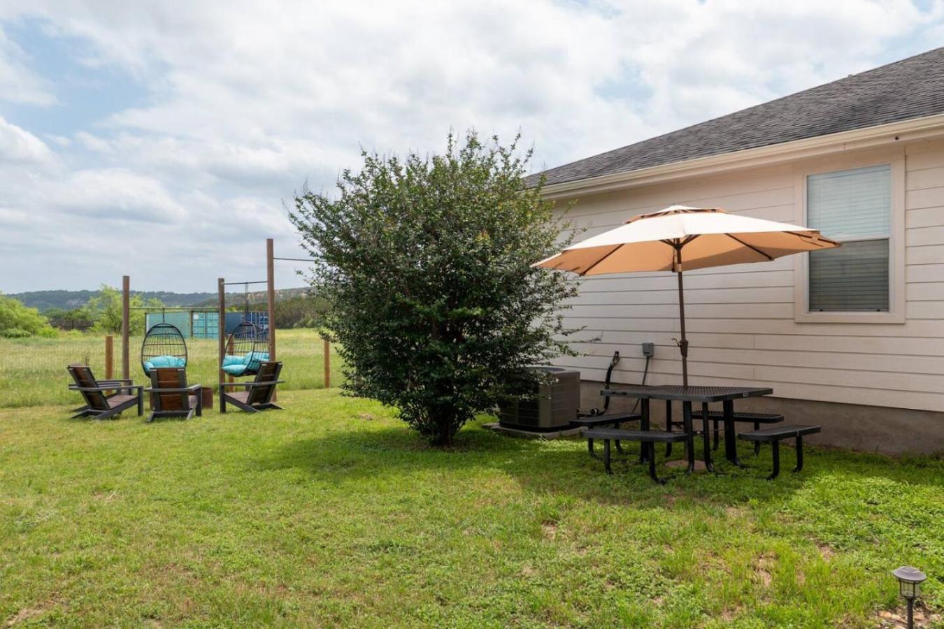The Lodge At Little Ranches Central Sleeps 26 Wimberley Exterior photo