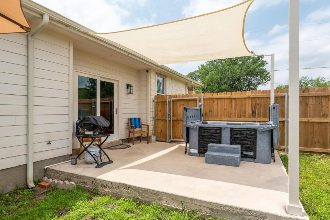 The Lodge At Little Ranches Central Sleeps 26 Wimberley Exterior photo